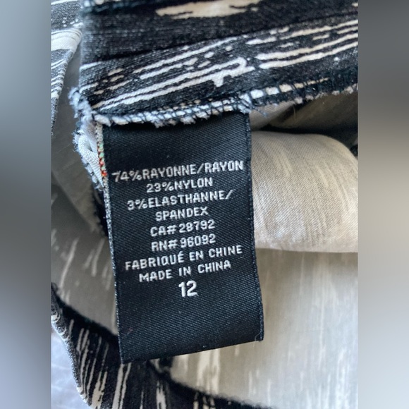 Black & White Dress - Picture 5 of 6